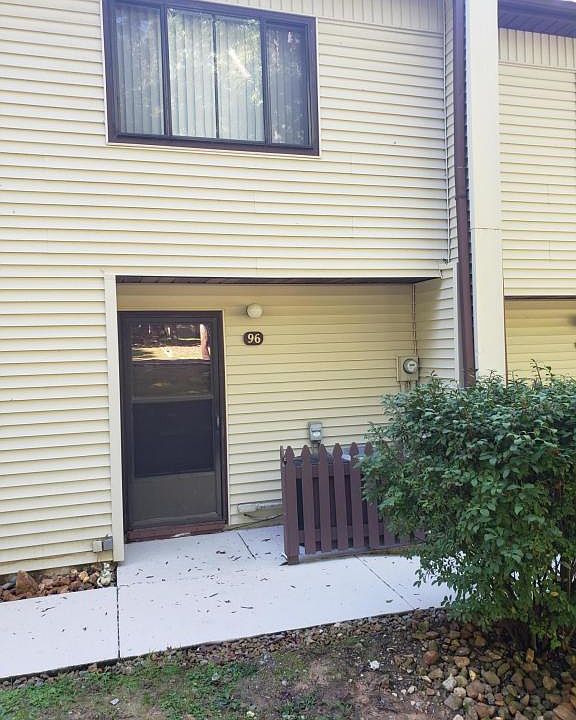 1st image of 96 Wilshire Heights Dr