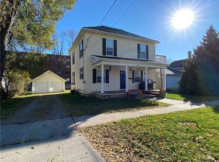 318 W 2nd St S, Newton, IA 50208