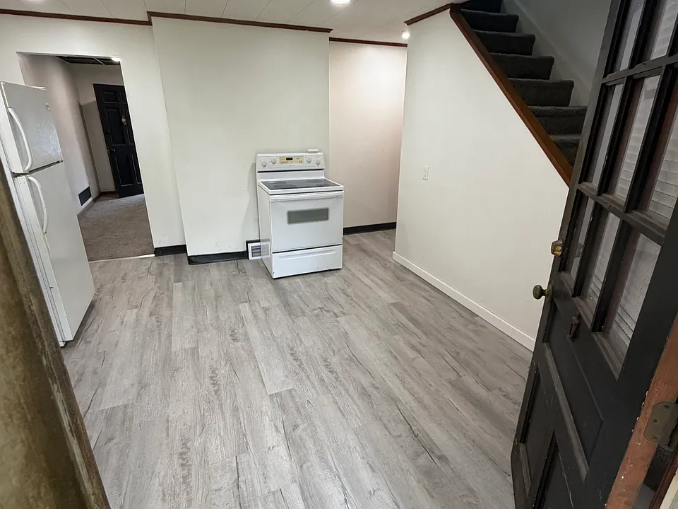 25-27 W Monroe St #1
