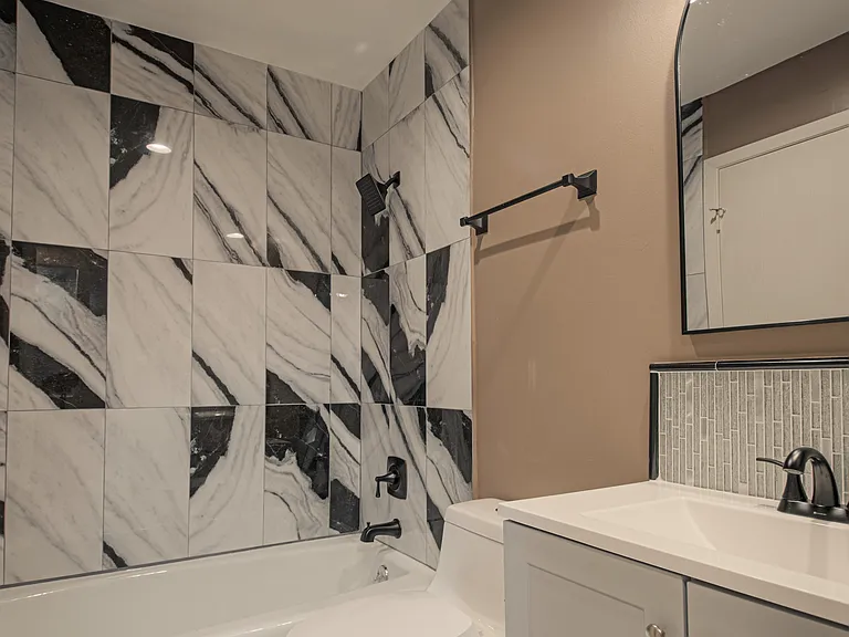 8596 Perry Ln — Photo 24