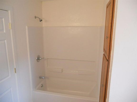 4th image of 639 W 13th St