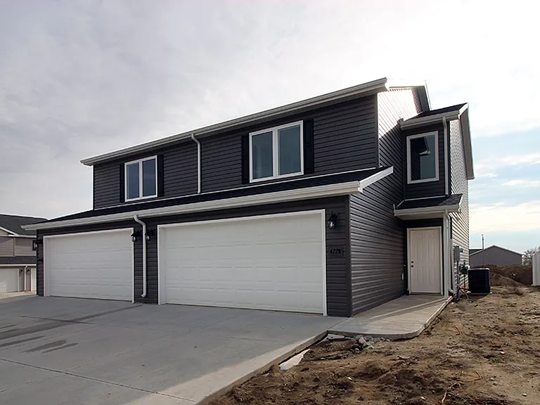 4400 Serenity Ct — Photo 1