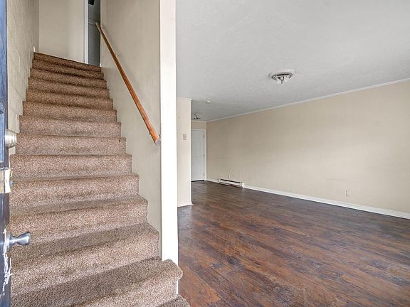 3rd image of 600 17th Ave. N