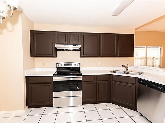 5th image of 3942 Magnolia Lake Ln