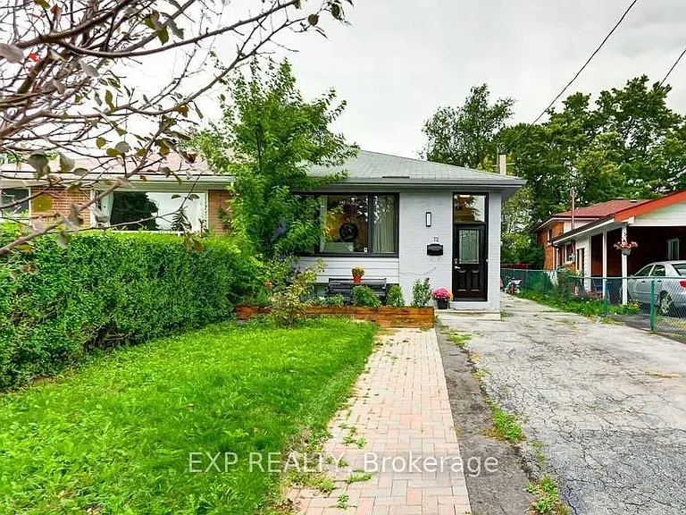 72 Billington Cres #UPPER — Photo 2