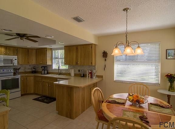 5th image of 18 Eastman Ln