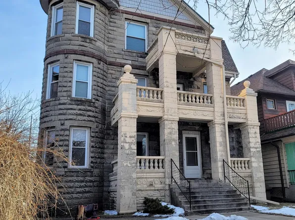 2964 N Maryland Ave #2B, Milwaukee, WI 53211