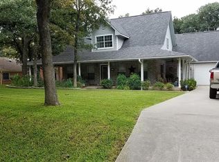 314 Comanche Dr, Lake Kiowa, TX 76240