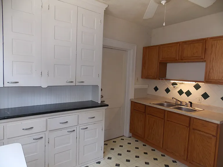 819 Cherry St — Photo 7