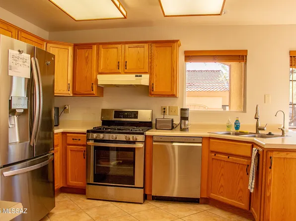 14026 N Green Tree Dr, Oro Valley, AZ 85755