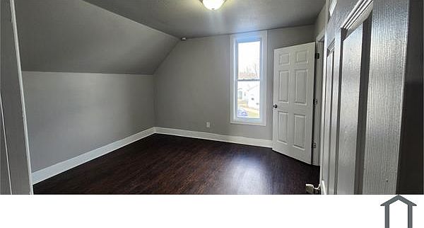 1st image of 902 Marion Ave #1