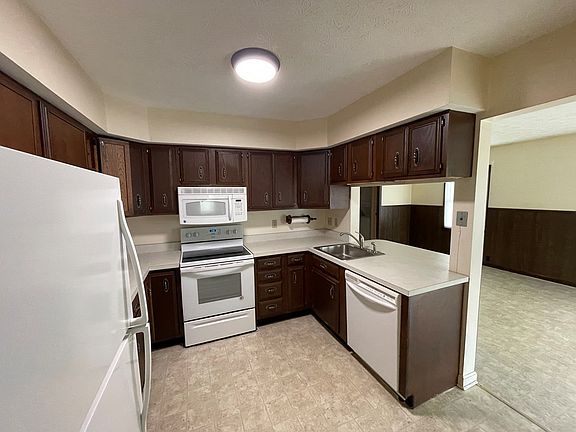 5th image of 39 Bryant Cir