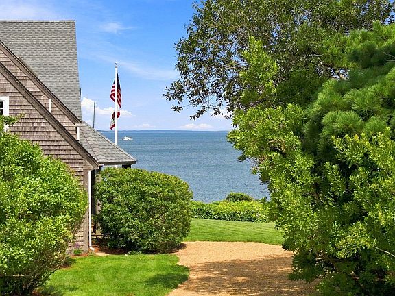 4th image of 139 Chappaquiddick Rd