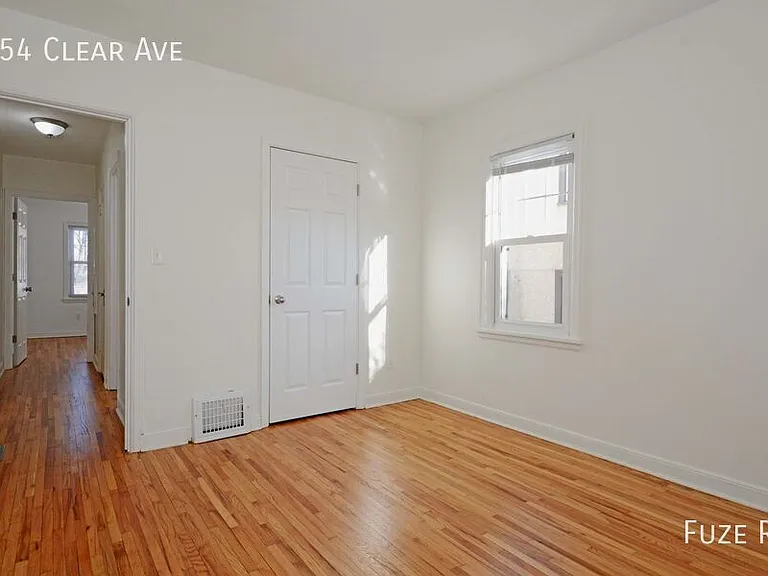 654 Clear Ave — Photo 10