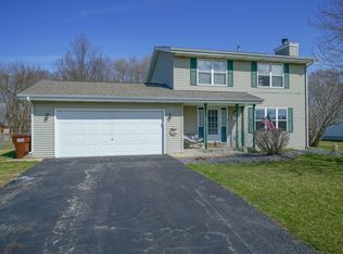 113 Prairie Moon Dr, Davis Junction, IL 61020