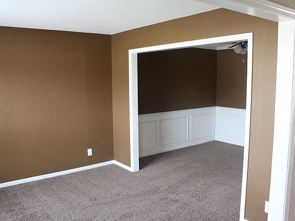 2nd image of 1033 Wellington Dr