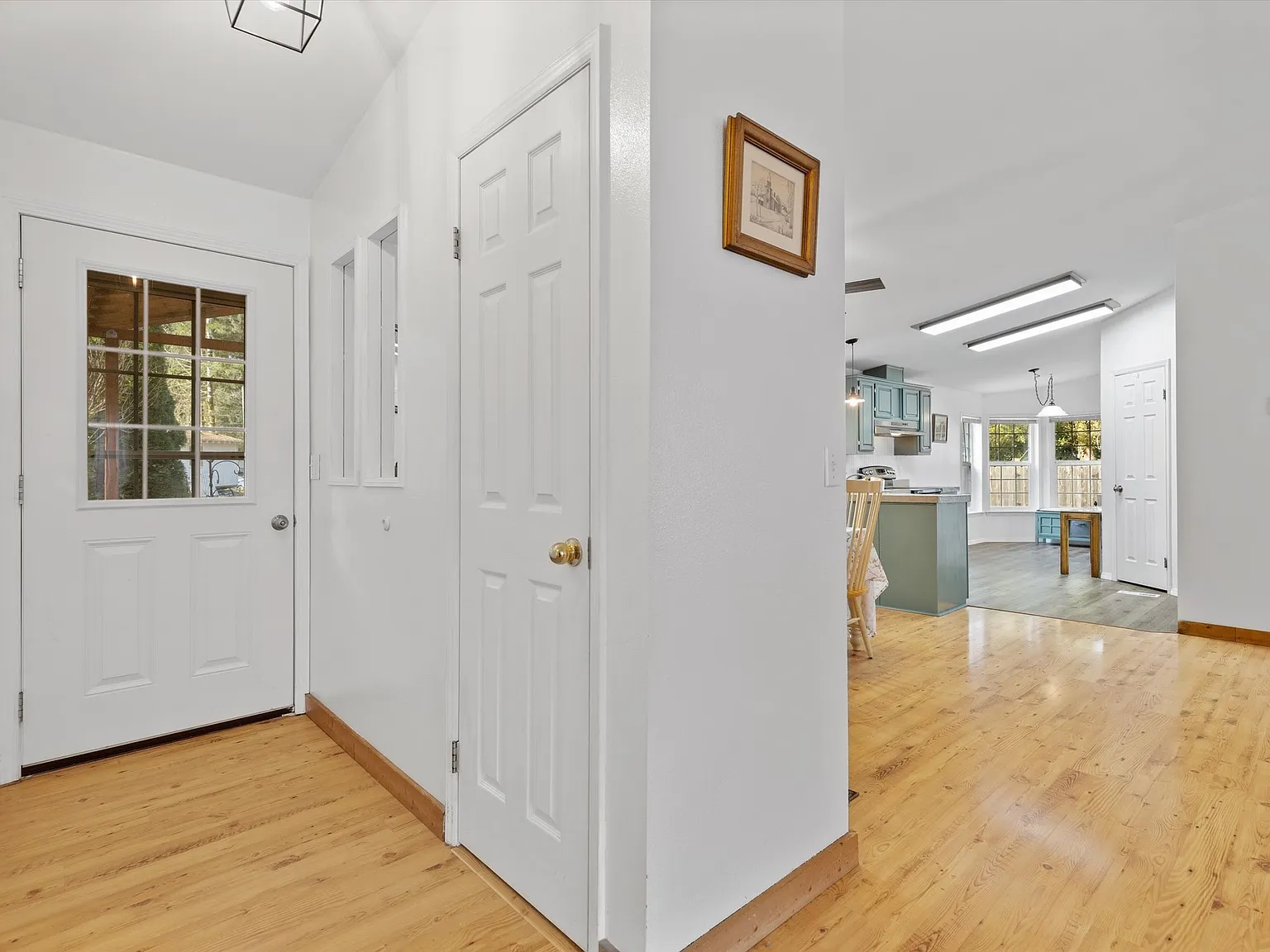 3bed/2bath w/garage — Photo 2