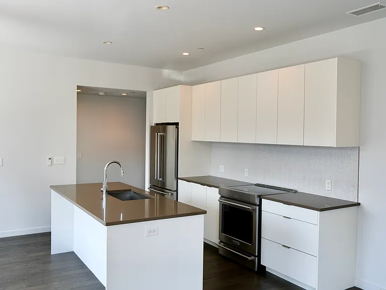1300 N Ogden St #202 — Photo 4