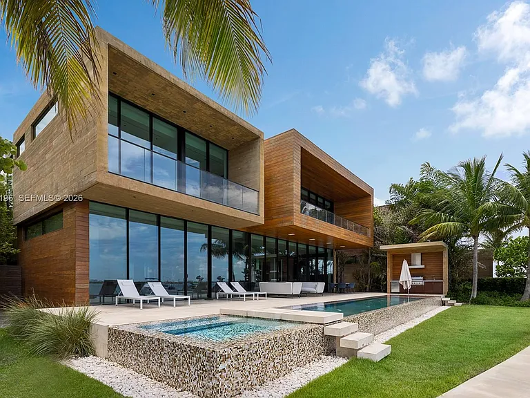 825 E Dilido Dr — Photo 31