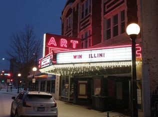 126 1/2 W Church St, Champaign, IL 61820