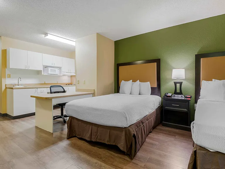 Studio Suite - 2 Full Beds