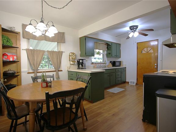 3rd image of 126 3rd Ave