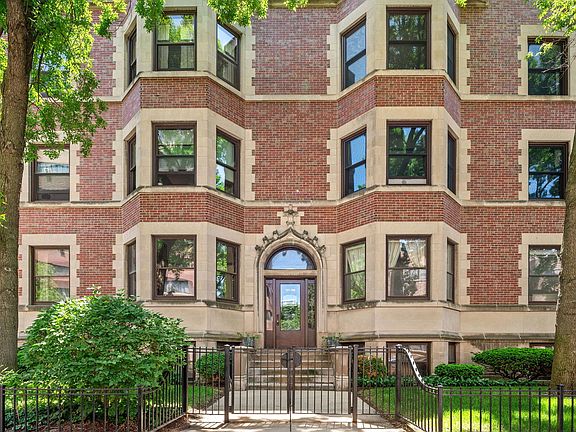 2nd image of 707 W Bittersweet Pl APT K1
