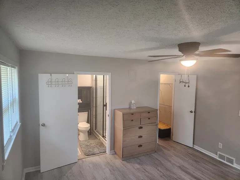 656 W Highland Ave — Photo 16