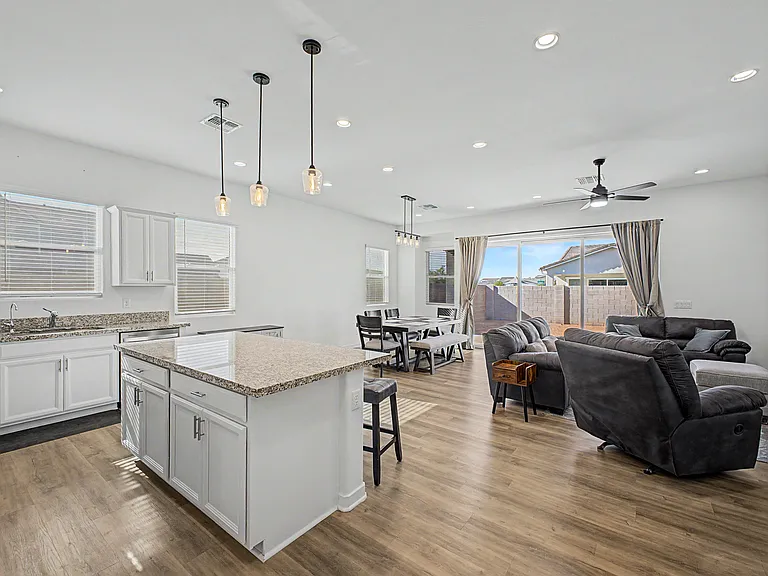 10112 E Trent Ave — Photo 8