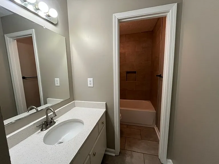 5726 Briarwood Dr — Photo 8