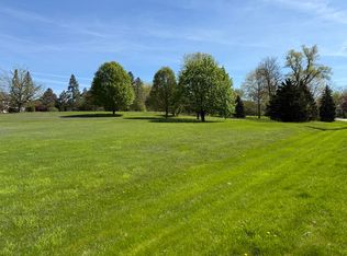 652 Milton Rd, Inverness, IL 60067