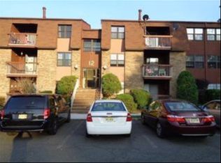134A Overlook Ct, Woodbridge, NJ 07095