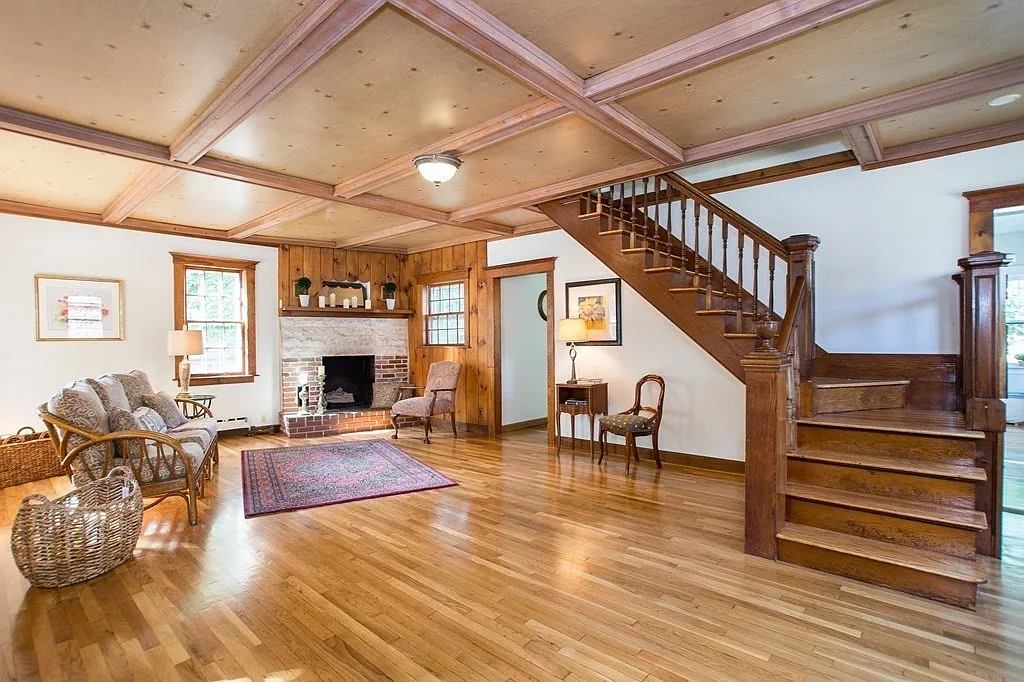 4 bed, 1.5 bath, 1800 sqft, $3,500 — Photo 1