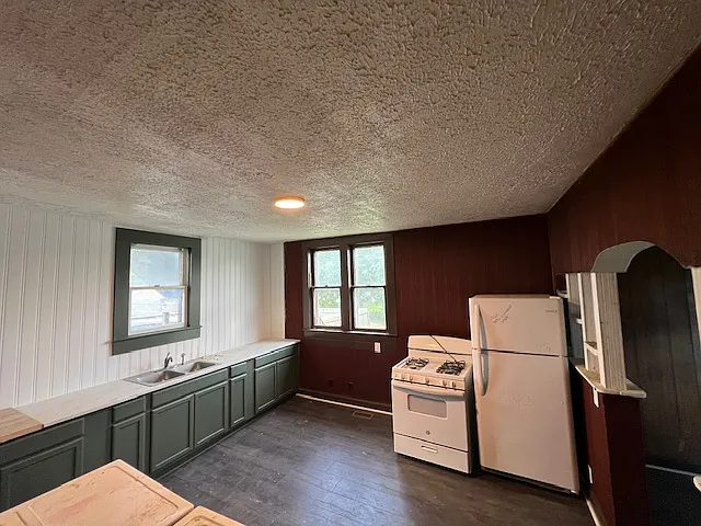 3303 Claremont Avenue - 2 — Photo 2