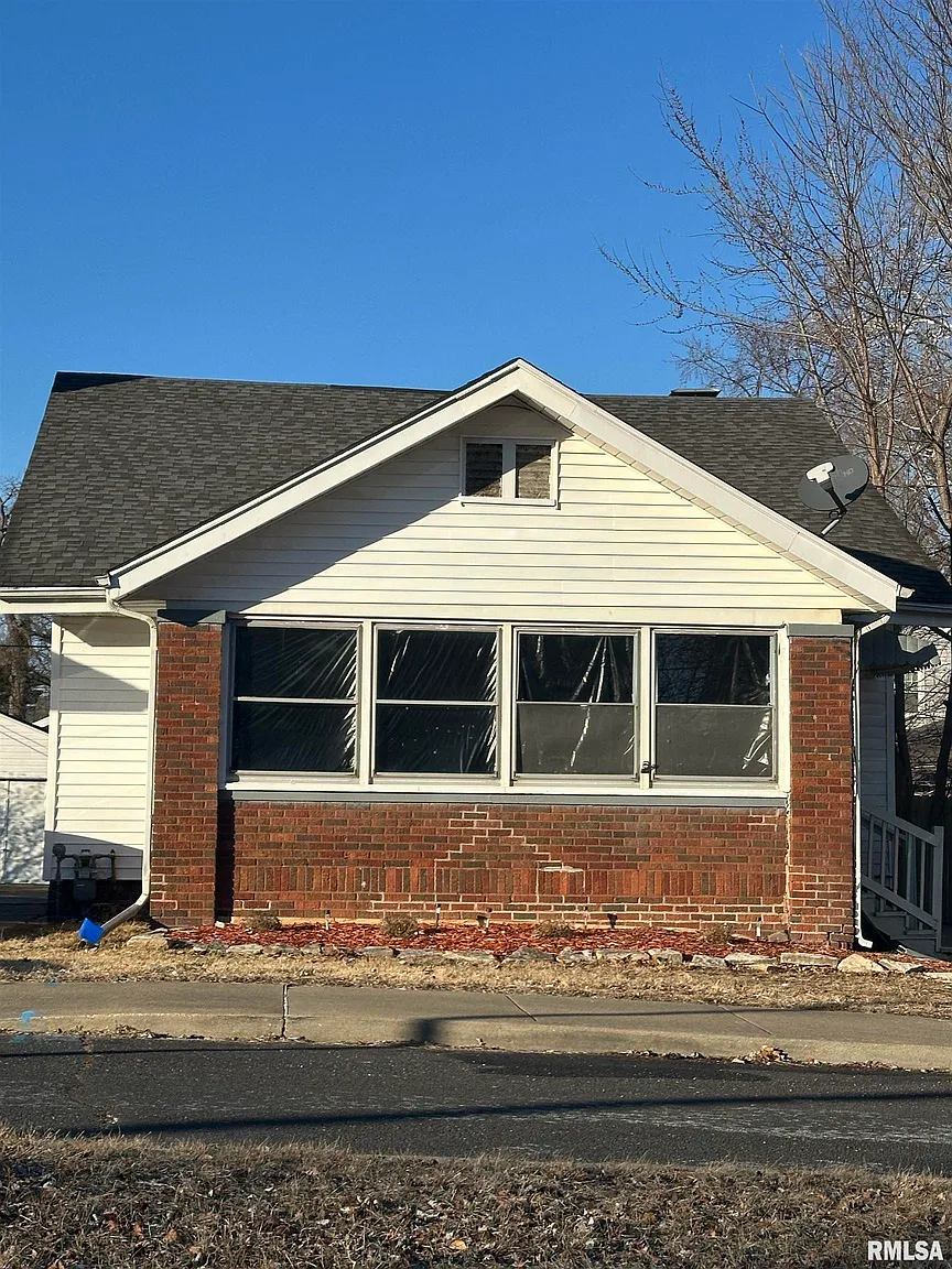 505 W Hanssler Pl photo 1
