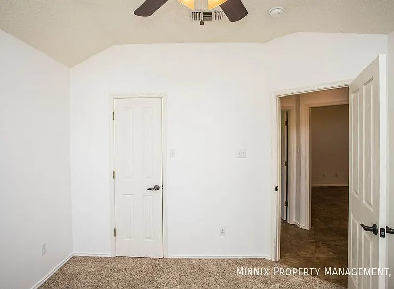 3305 103rd St — Photo 23