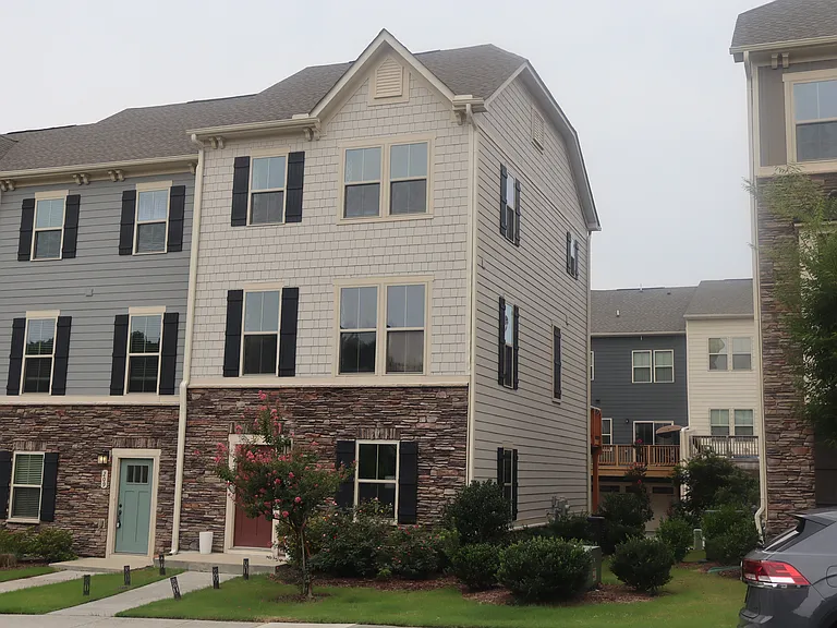 211 Timber Forest Ln — Photo 6