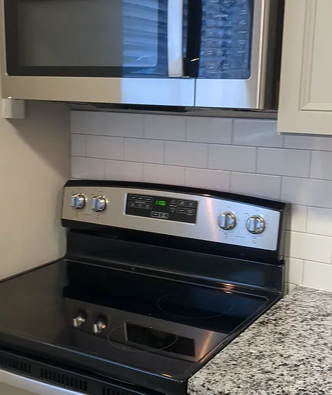 1121 Poplar St — Photo 11