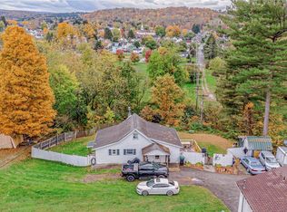 24 2nd St, Ligonier, PA 15658