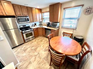 69-23 218th St #U, Oakland Gardens, NY 11364