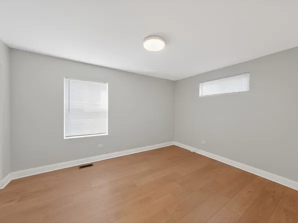 225 Meadow Ln, Chicago Heights, IL 60411