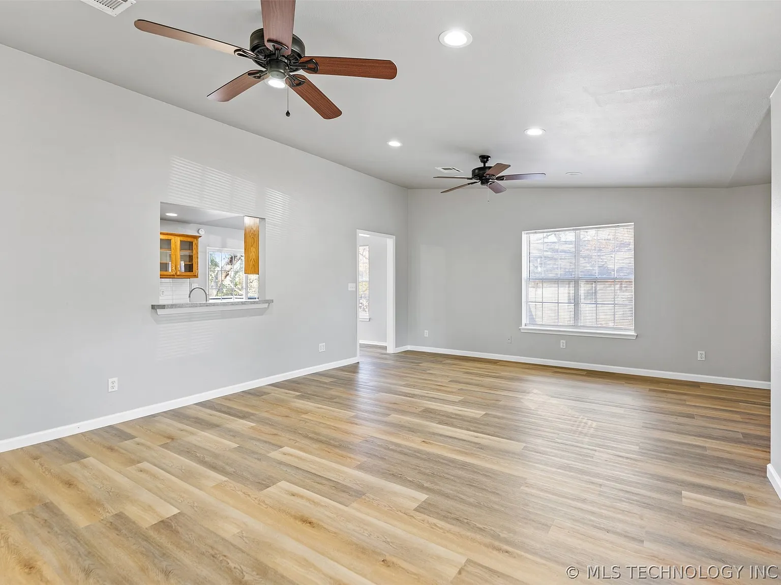 2 bed, 1.0 bath, 1116 sqft, $1,350 — Photo 3