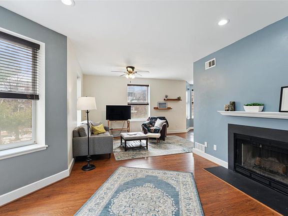 5th image of 5900 Nina Pl APT 2