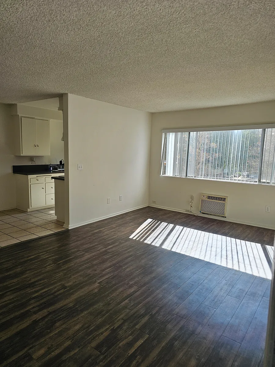 Building Photo - 416 Pioneer Dr LLC