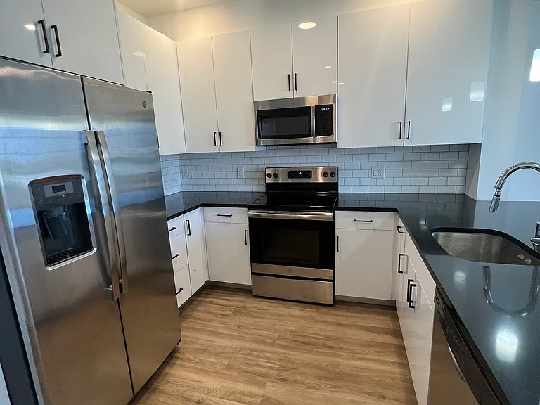 430 Cliff St #1 — Photo 2