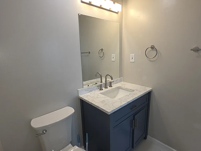 1331 Bayville St — Photo 14