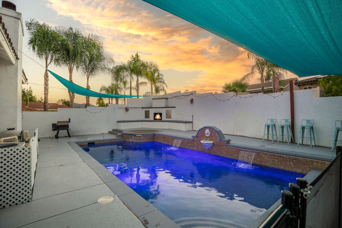 next background image