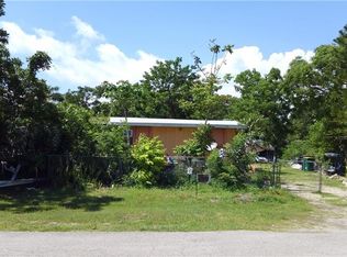 531 Coconut Ave, Goodland, FL 34140