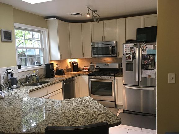 3rd image of 4717 Old Dominion Dr