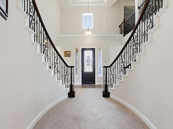 3rd image of 4806 Comstock Way